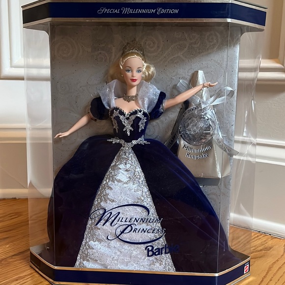 Brand New Millenium Princess Barbie - Picture 1 of 5